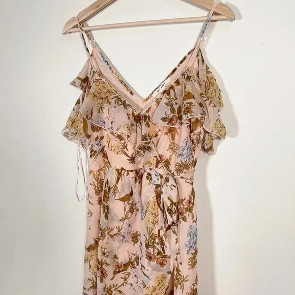 MIAMI | FLORAL WRAP DRESS - Picture 3 of 11